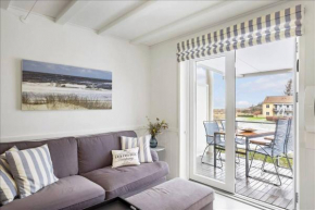 Holiday Apartment With Ocean View Hals